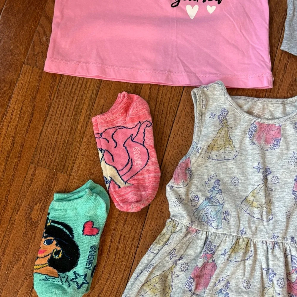 Disney 4T bundle - Picture 3 of 10